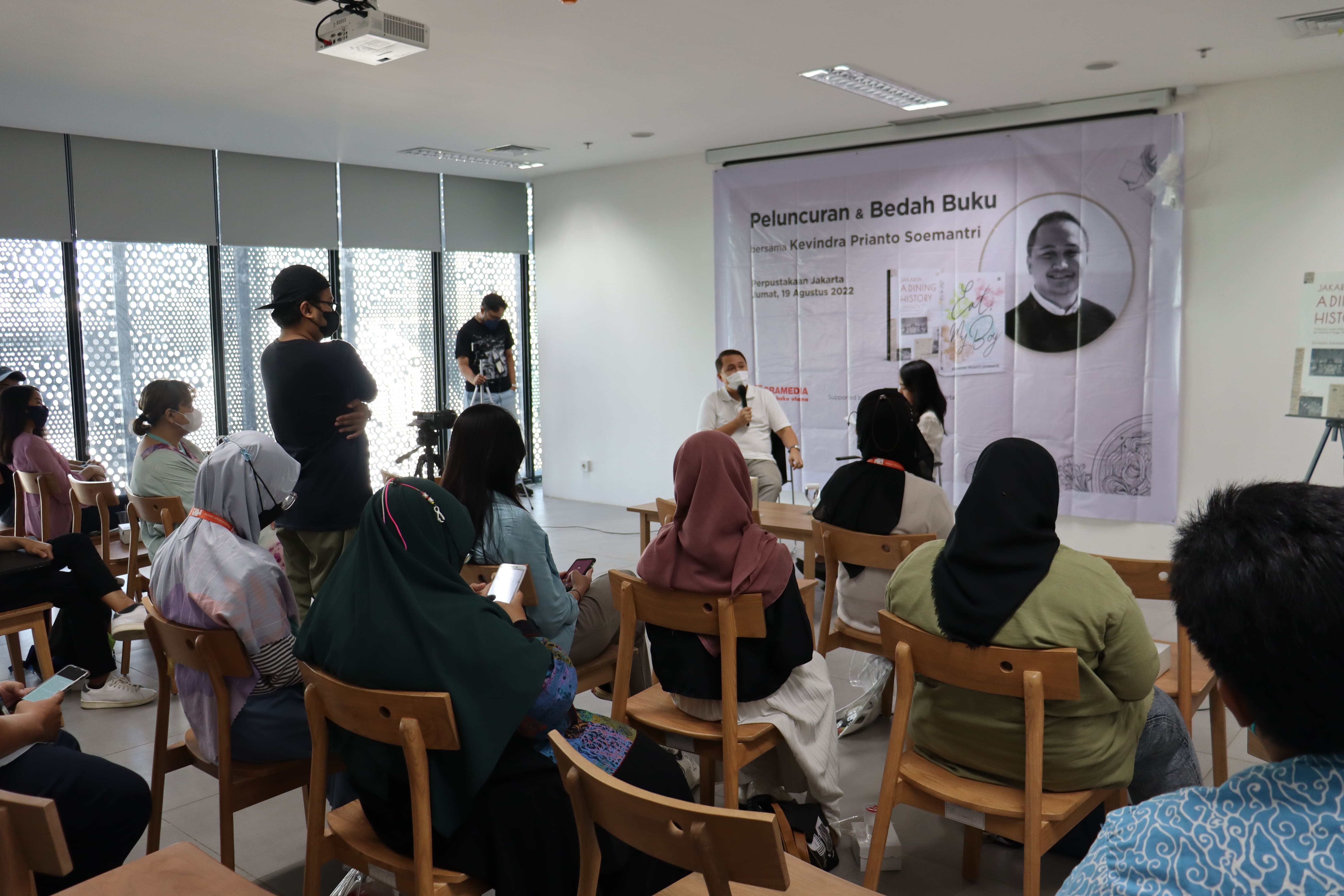 Peluncuran Dan Bedah Buku Bersama Kevindra Prianto Soemantri