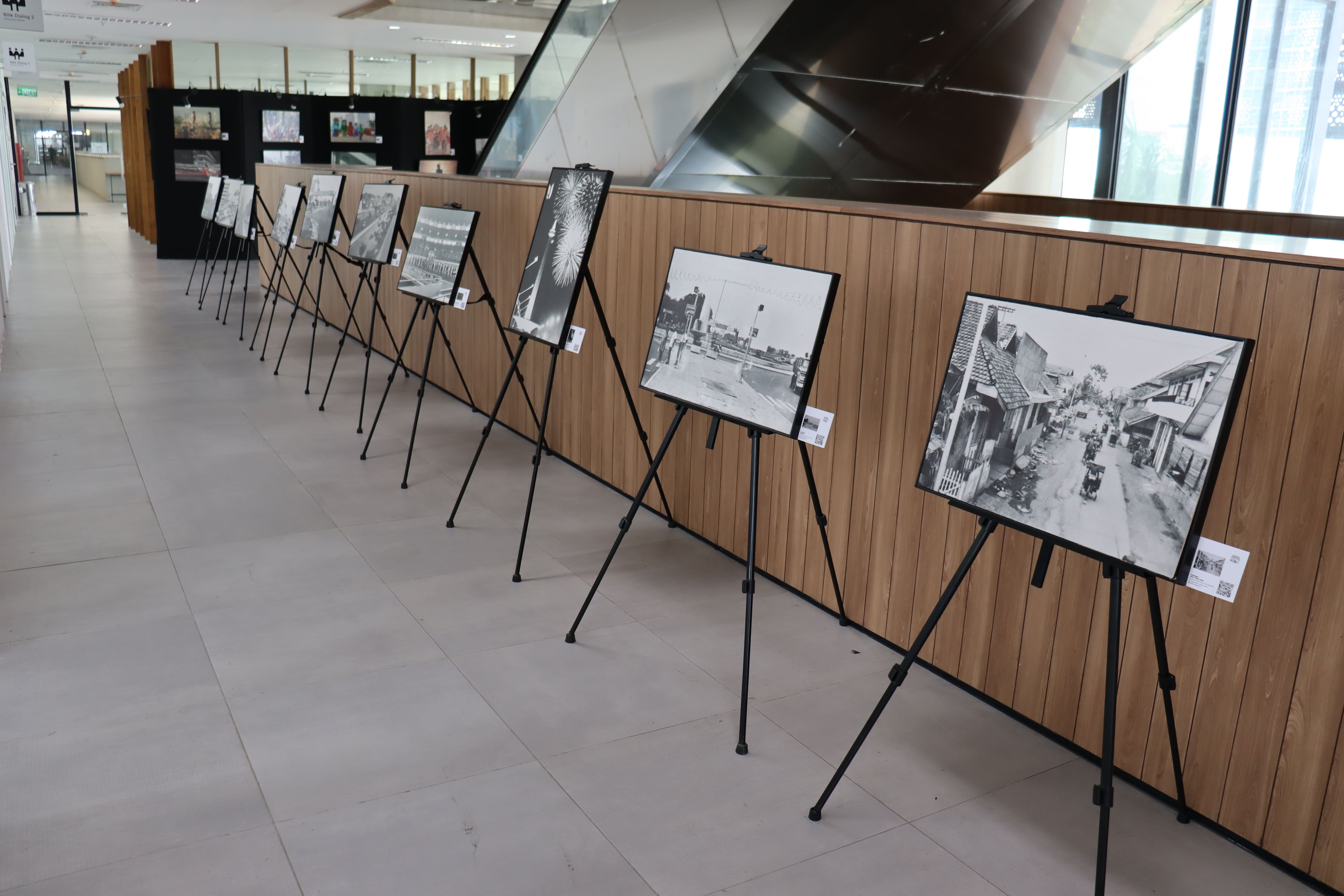 Pameran 100 Foto Jakarta Sepanjang Hari