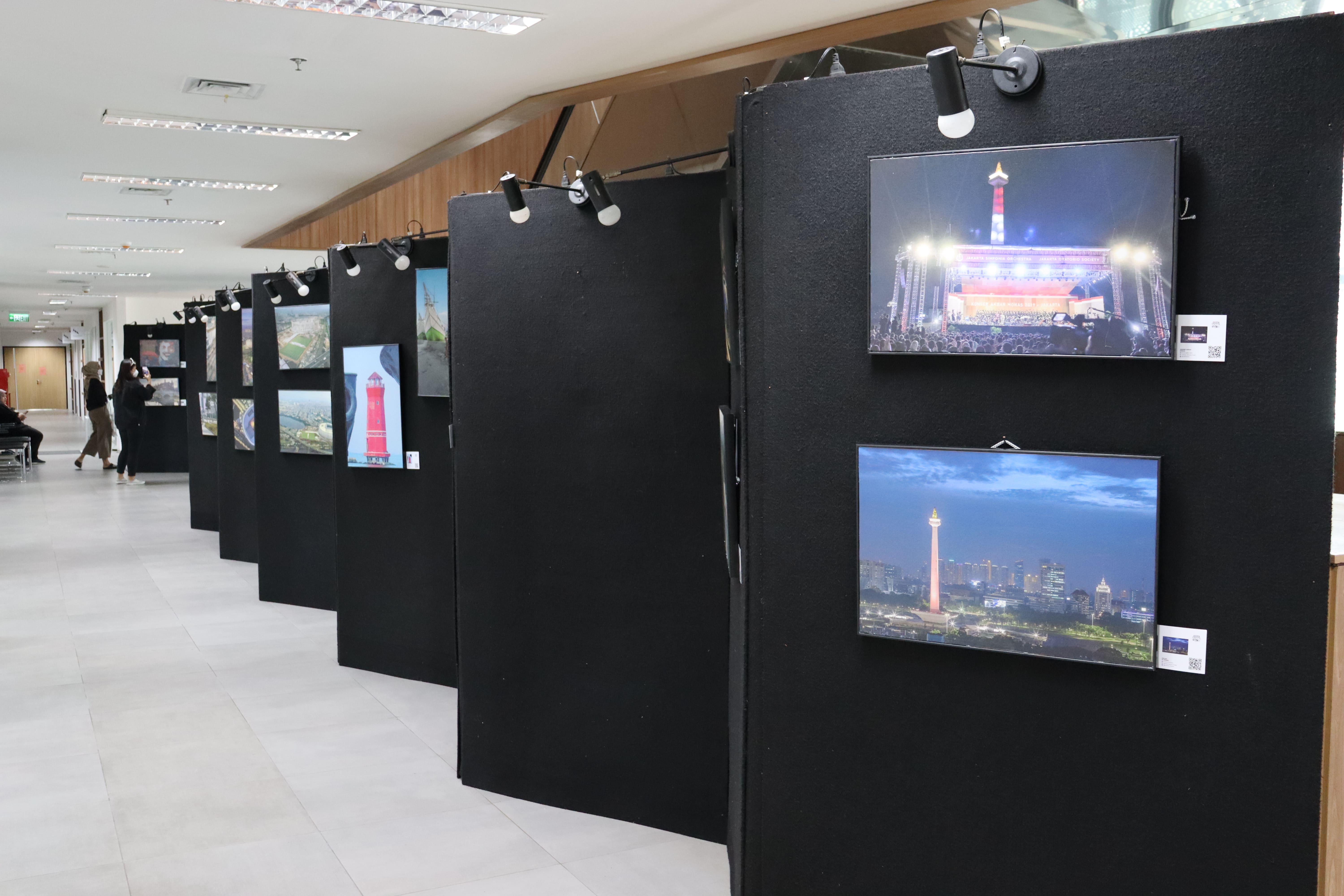 Pameran 100 Foto Jakarta Sepanjang Hari