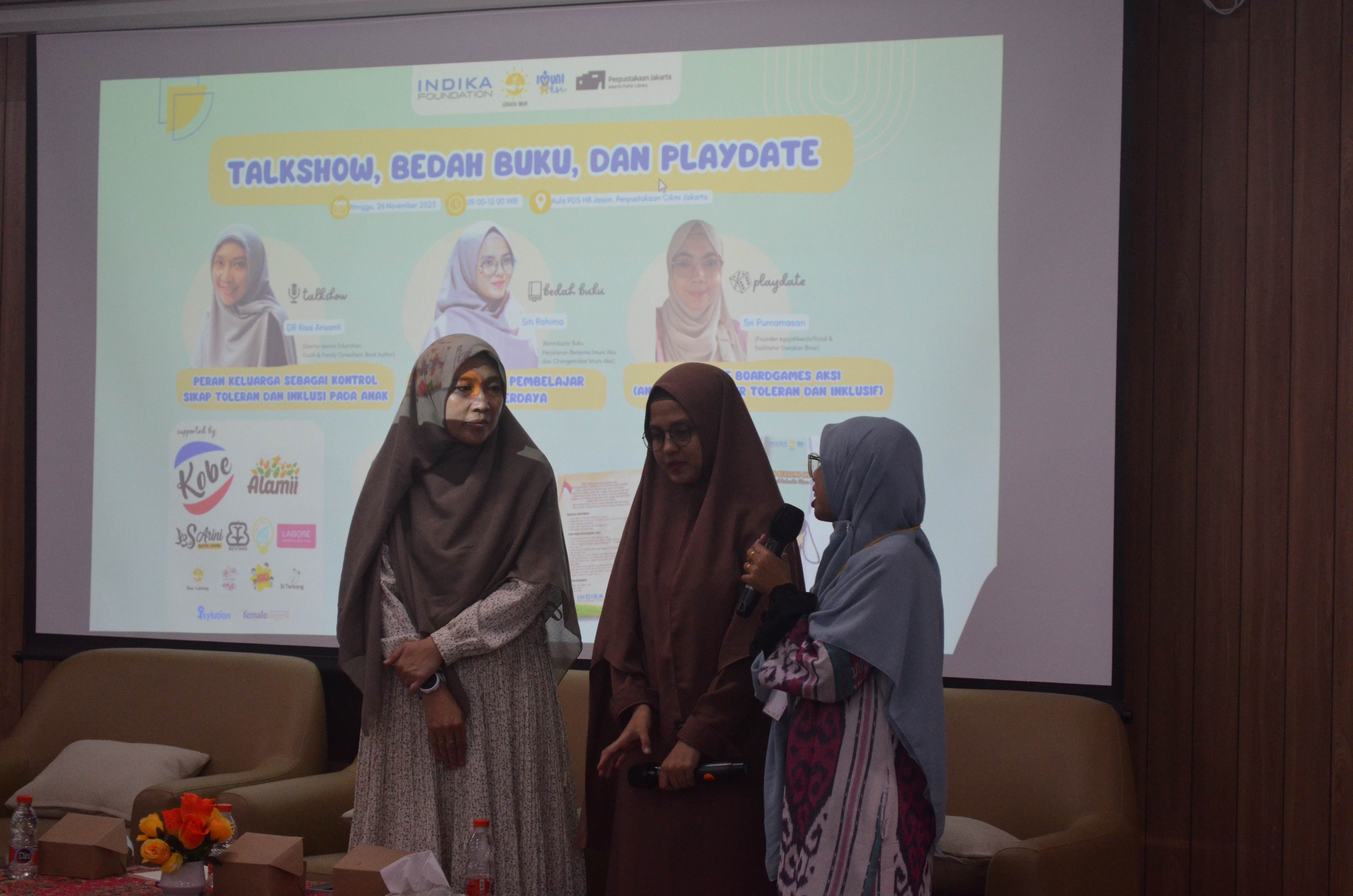 Talkshow, Bedah Buku Dan Playdate Offline