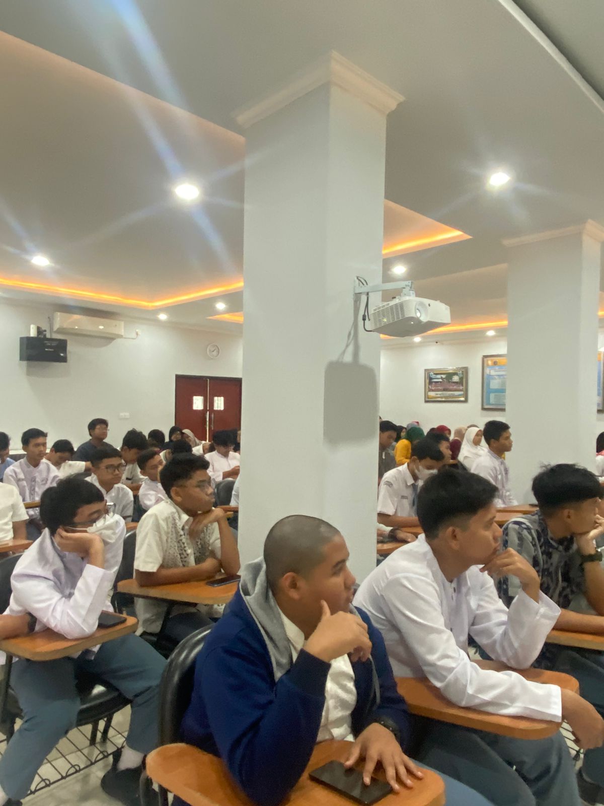 Jelajah Duta Baca Ke SMA Negeri 98 Jakarta