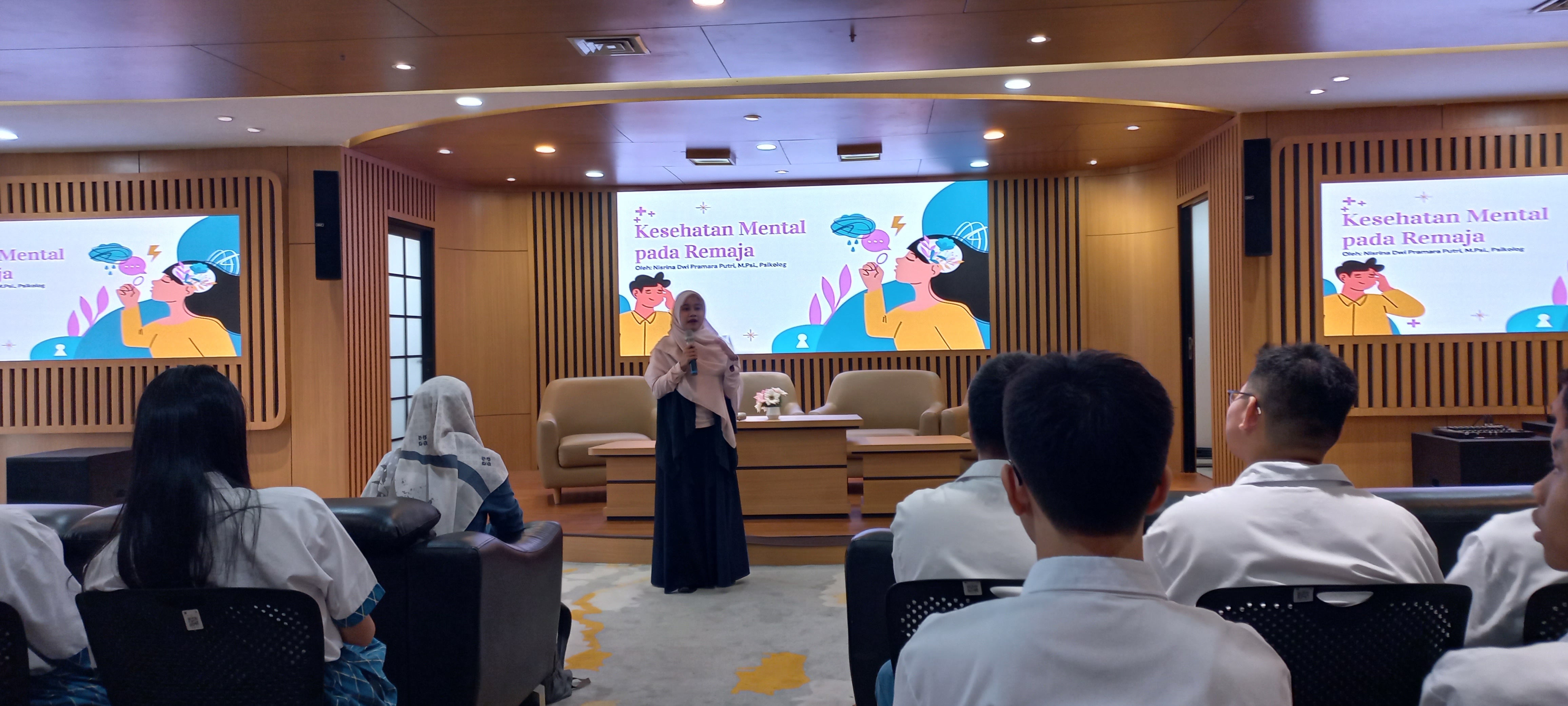 Wisata Literasi SMA KRISTEN KANAAN