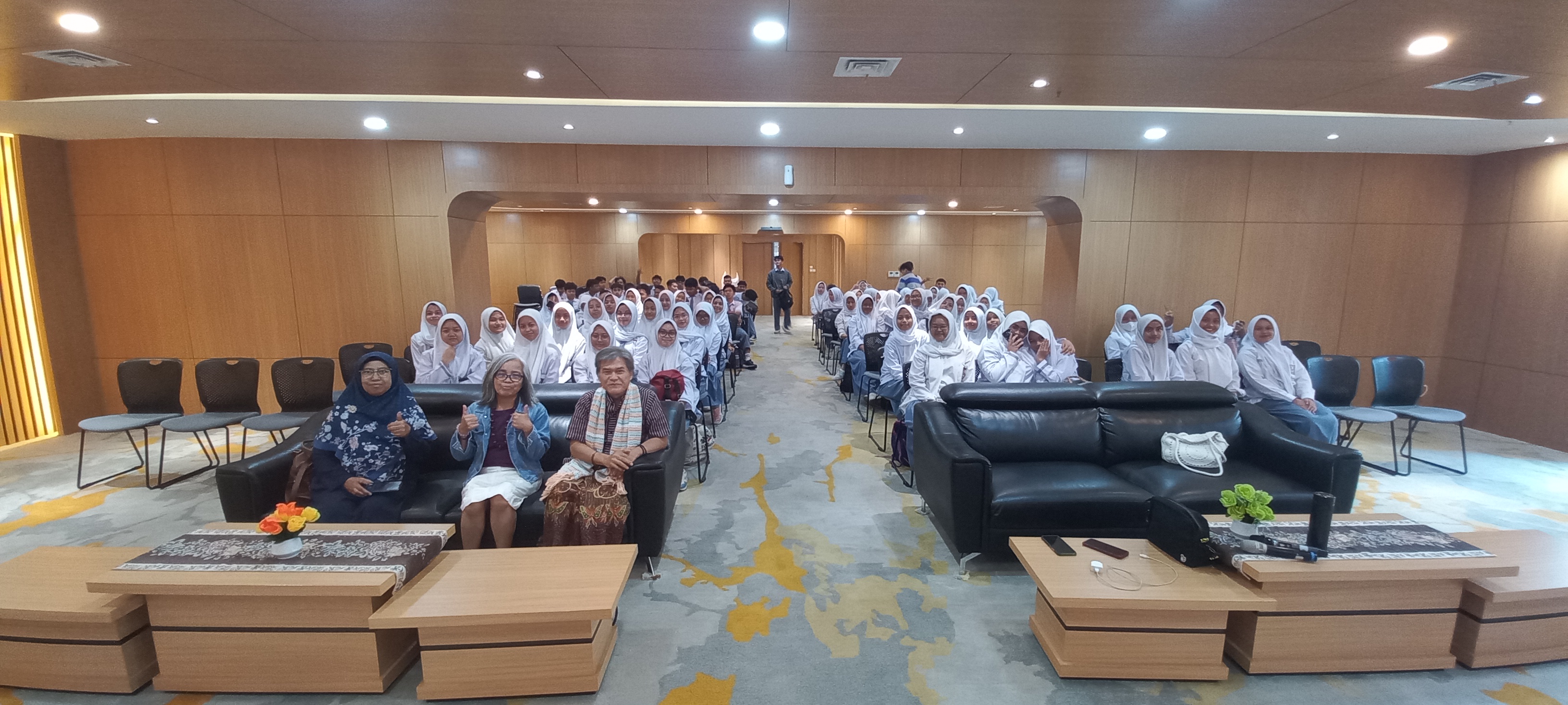 Wisata Literasi SMA MUHAMMADIYAH 18 Jakarta