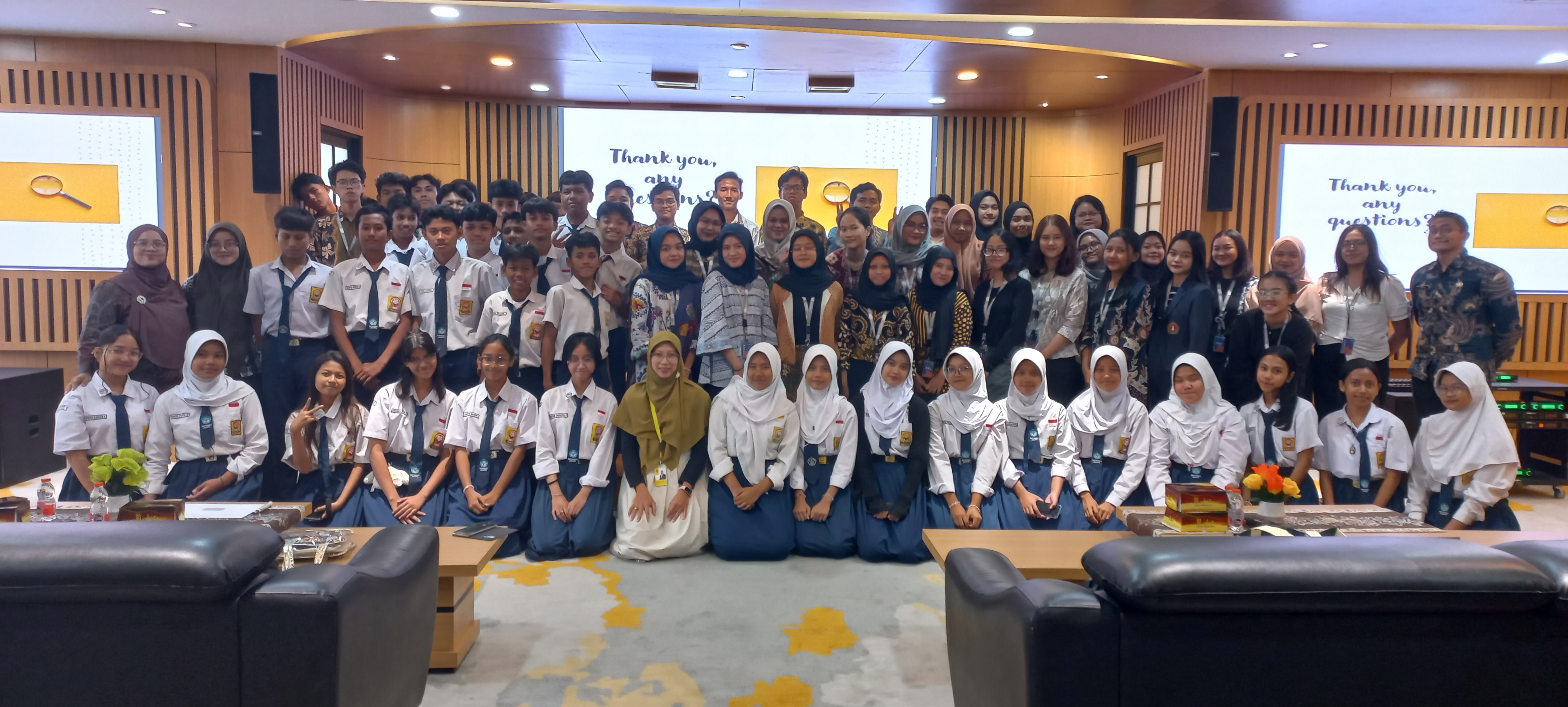 Wisata Literasi MTs Muhammadiyah Kukusan Depok